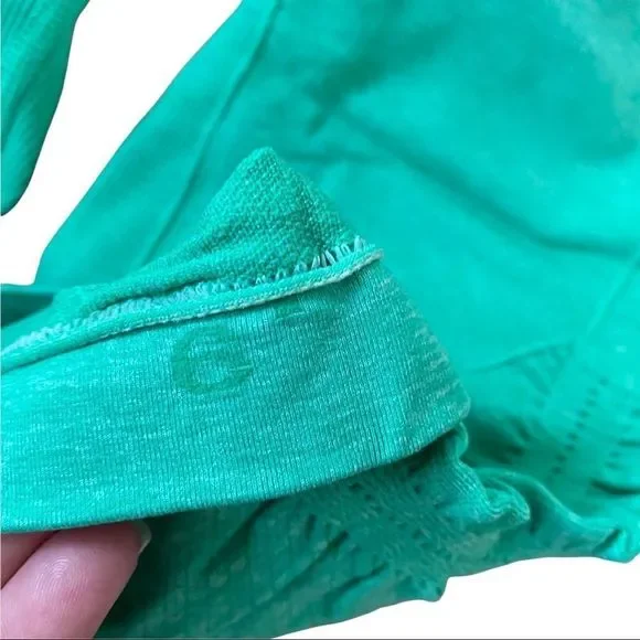 Lululemon In The Flow Crop Very Green size 6 EUC - Picture 11 of 11